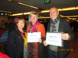 Pat with our lovely greeters, Leive and Ludo!  VEry happy welcome!