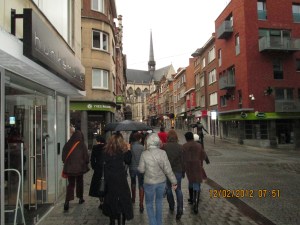 See, a lot of us are walking to lunch!