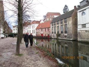 Walking through Brugge! Homes RIGHT ON waterways!