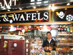 Waffle and Gingerbread Steamer at train station on arrival in Gent!